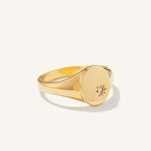 Mejuri Star Signet Ring